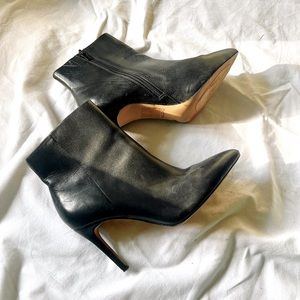 Pointed toe ankle high heel booties